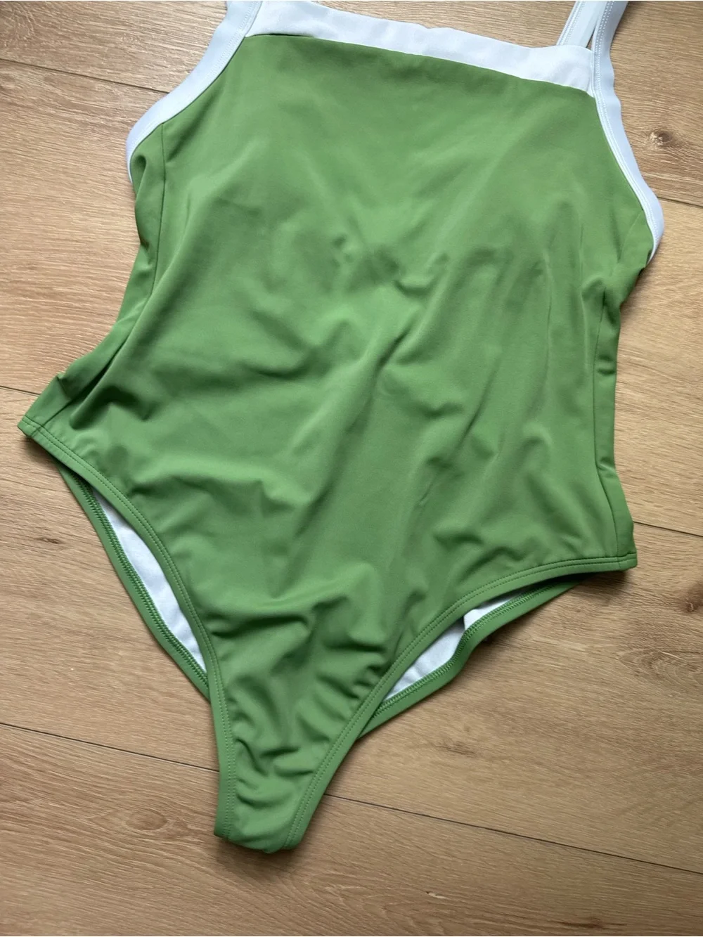 NWOT Shade & Shore Women’s Green & White Solid Minimalist One Piece Swimsuit | L